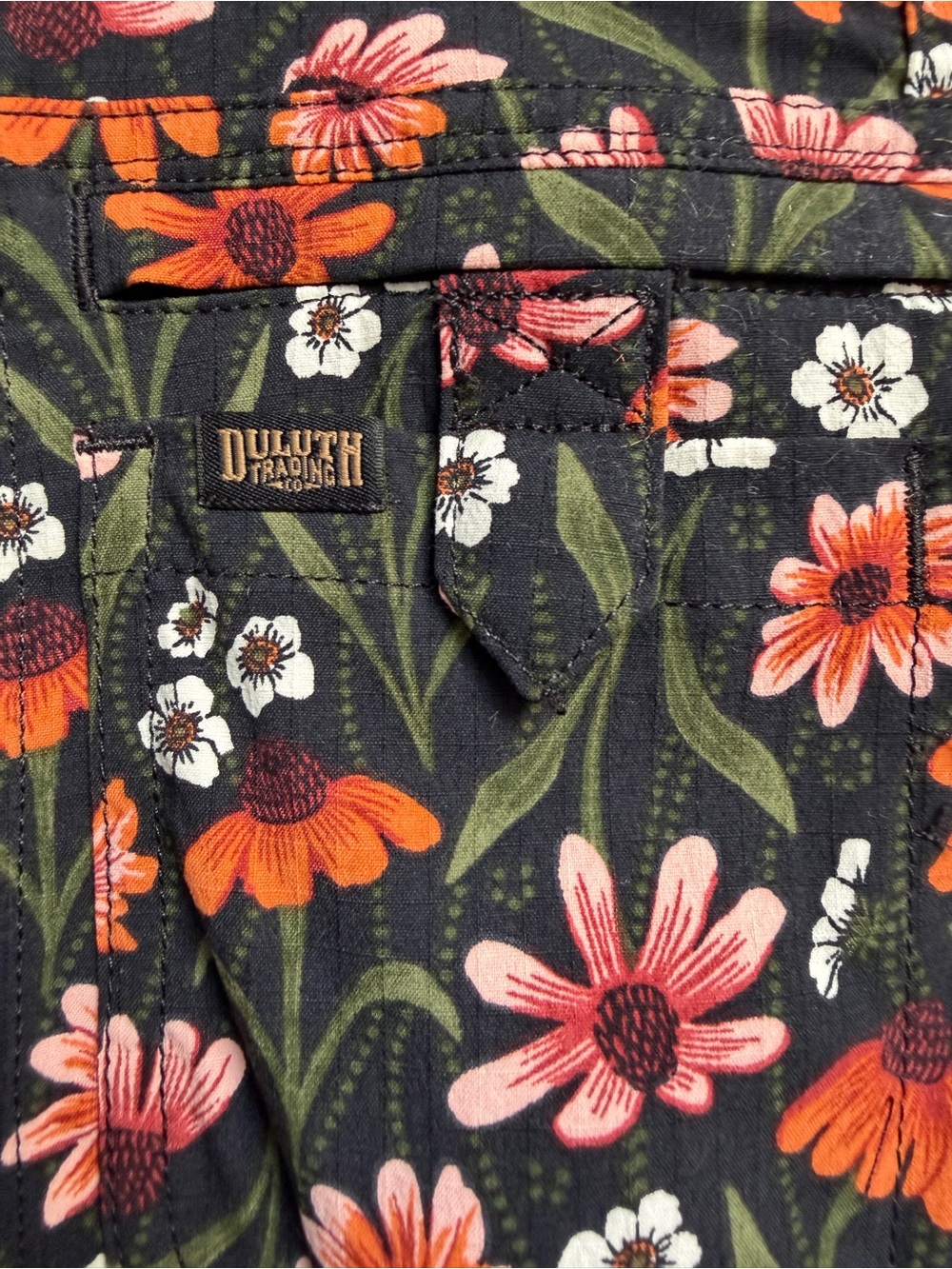 NWT Duluth Women's Heirloom Gardening Bib Overalls in Black Coneflower Small 29” - Picture 5 of 16